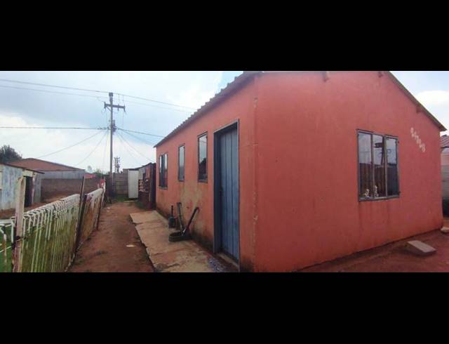 2 BEDROOM HOUSE FOR SALE IN DAVEYTON CENTRAL